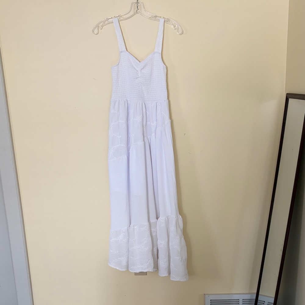 Elegant White Maxi Dress
